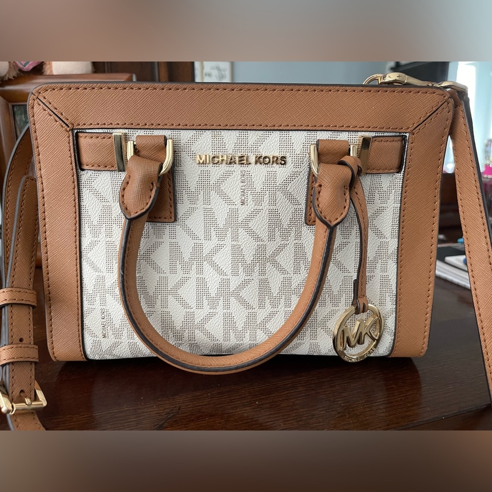 Michael Kors Purse - Picture 2 of 3